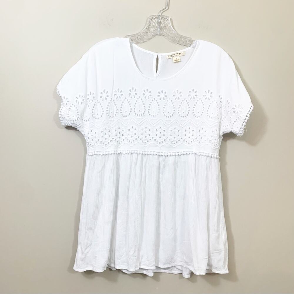 Studio West Apparel Crochet White Short Sleeve Top